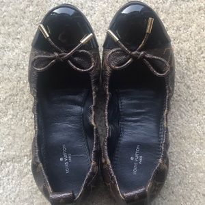 AUTHENTIC LOUIS VUITTON FLATS